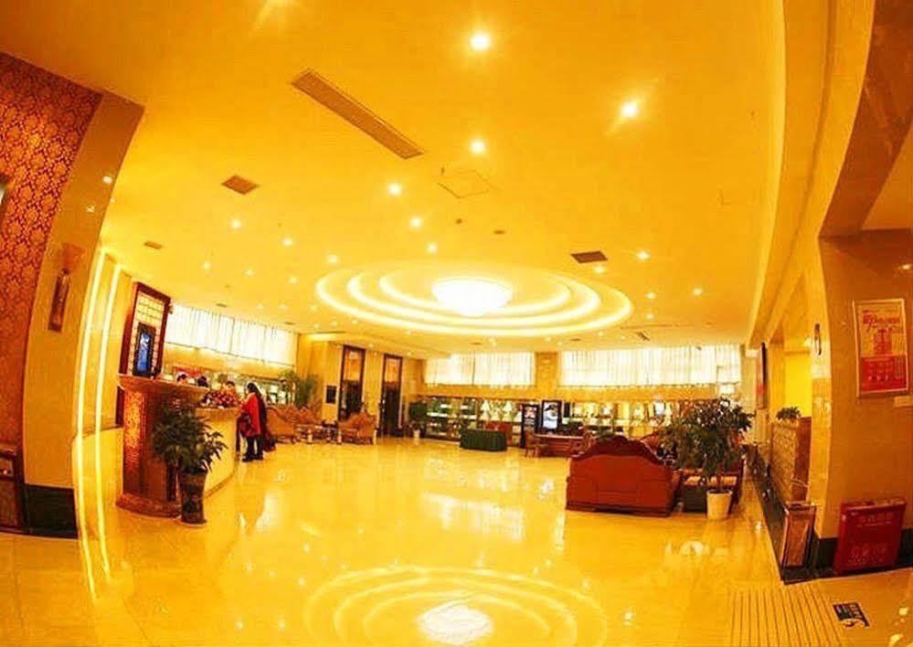 New Beacon Runfeng International Hotel Wuhan Exteriör bild