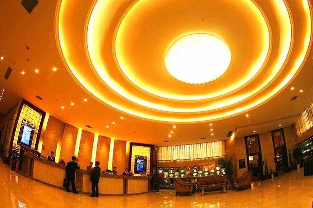 New Beacon Runfeng International Hotel Wuhan Exteriör bild